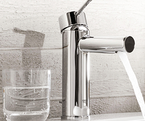 Фото Смеситель Grohe Essence New 32898001 для раковины
